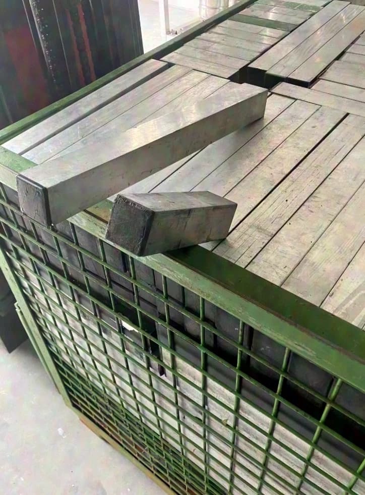 Mott Bühnenfuss 45x45mm, Höhe 44 cm / Podestfuss