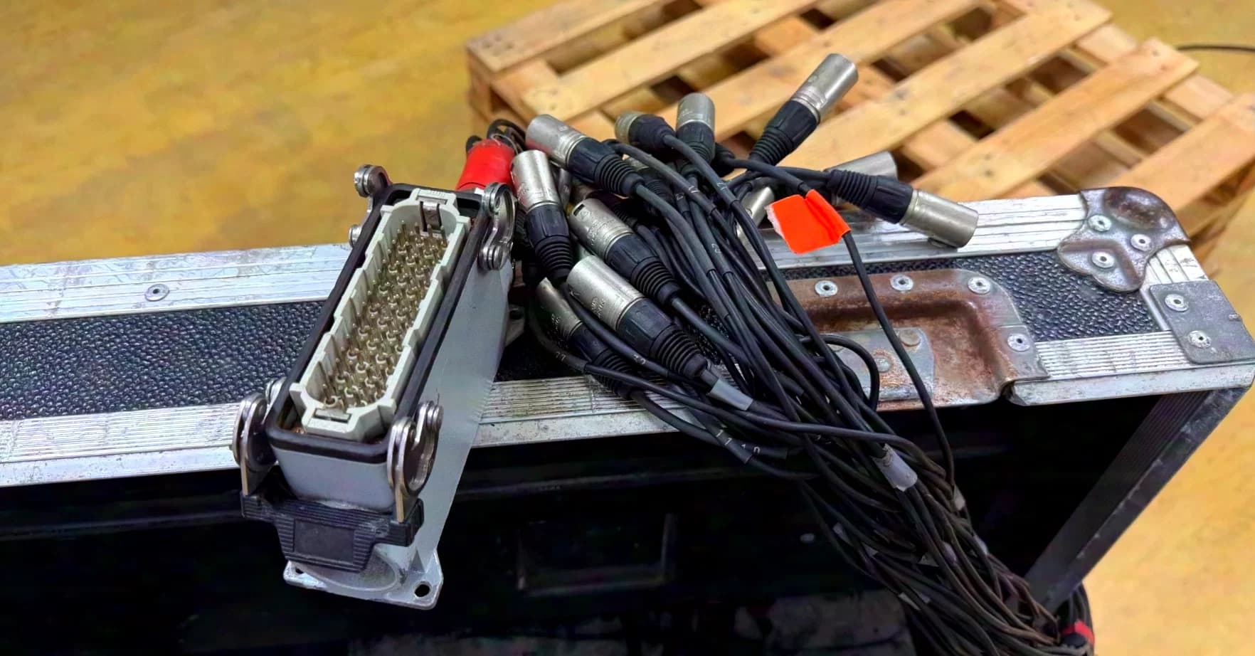 Multicore-Kabel im Amptown-Case ca. 40m