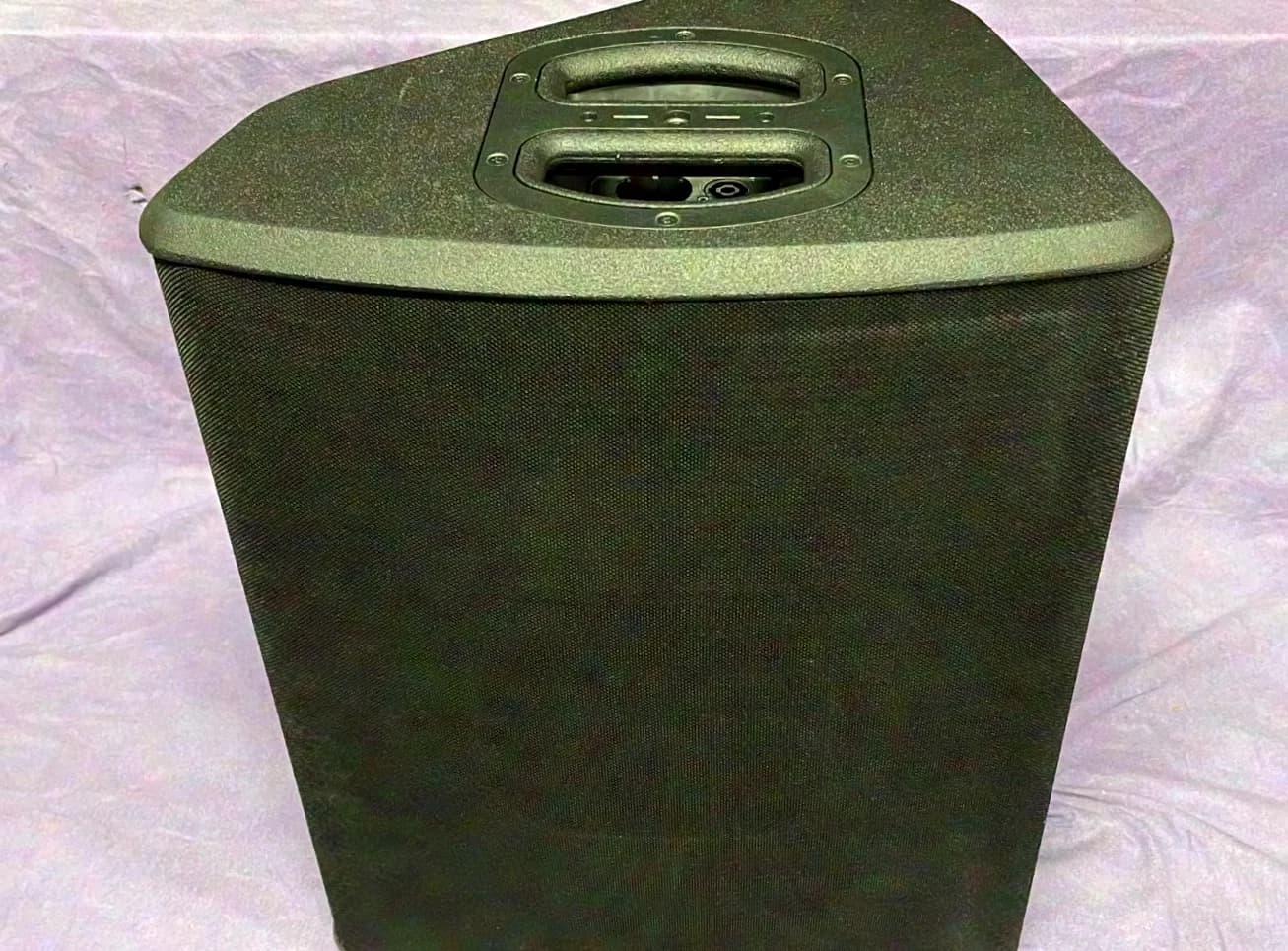 NEXO P12 UTIS Hochleistungs-Universalbox 1.250 W / 8 Ohm aus Überkontingent