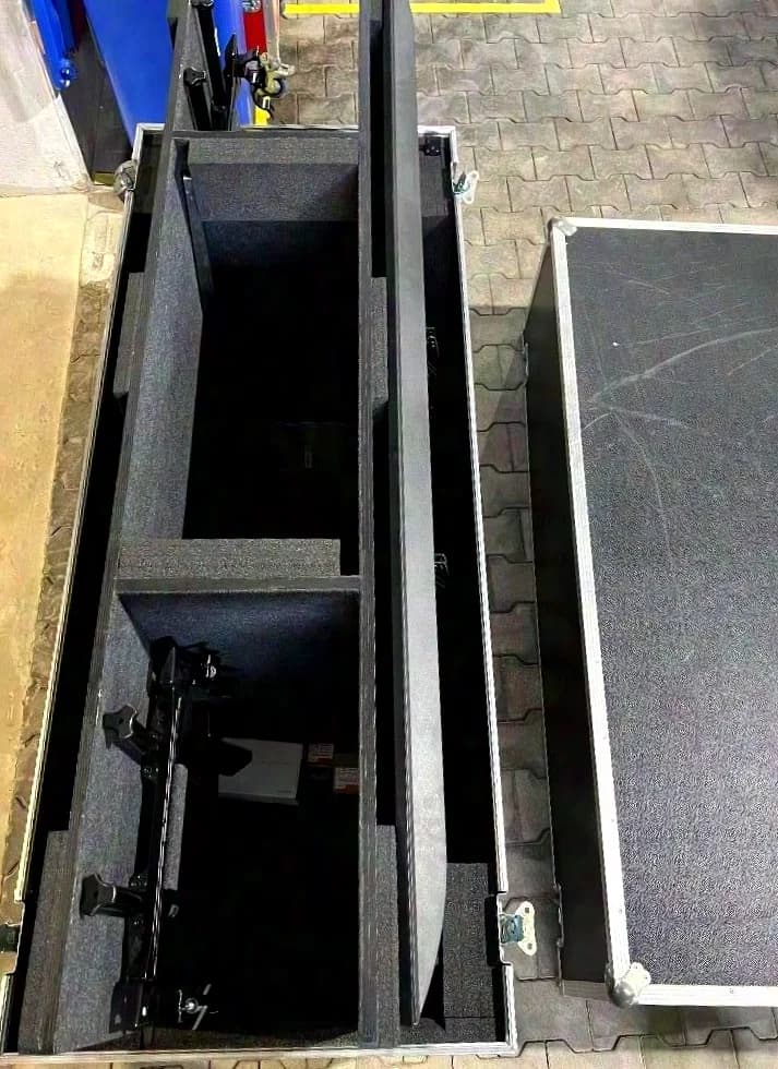NSB 2x 75" Display Case inkl. Zubehörfach