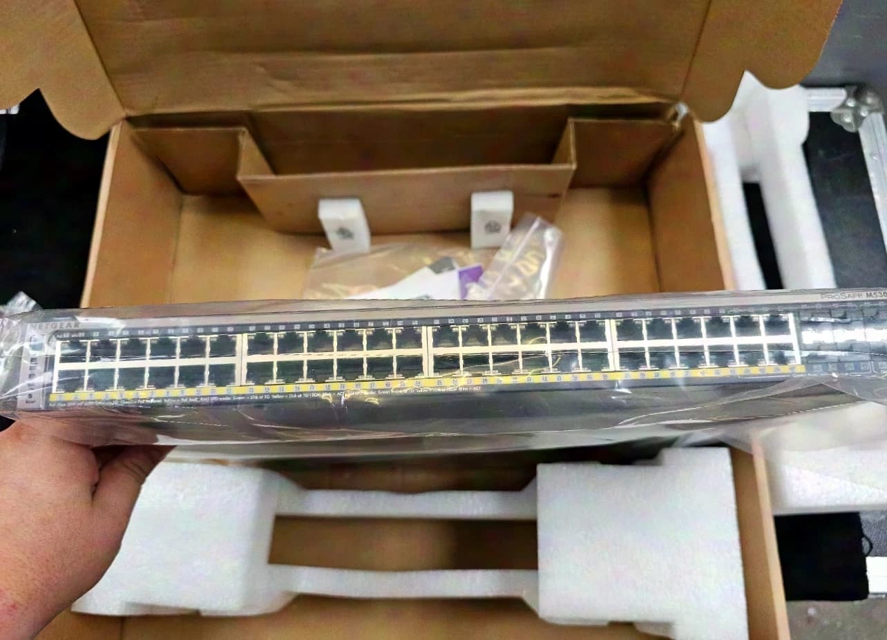 Netgear ProSAFE M5300 52G-POE+ (GSM7252PS)