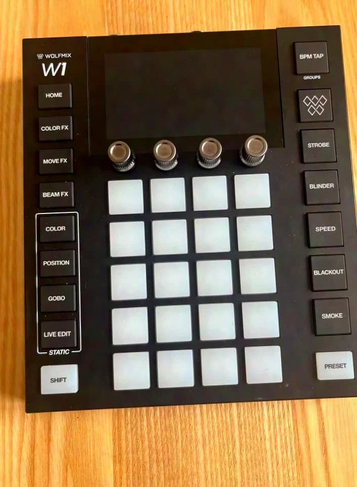 Nicolaudie Wolfmix W1 MK3 - Standalone-DMX-Performance-Controller