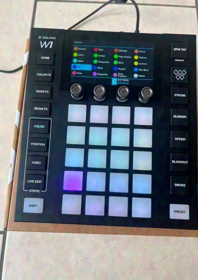 Nicolaudie Wolfmix W1 MK3 - Standalone-DMX-Performance-Controller