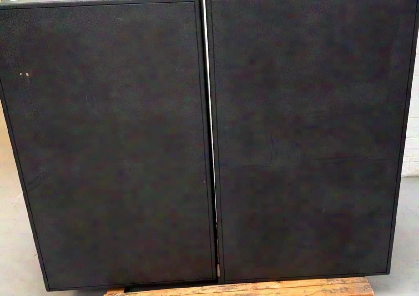 Outline Movie S 218 - Kino-Subwoofer: 2 x 18” - Vorführmodell