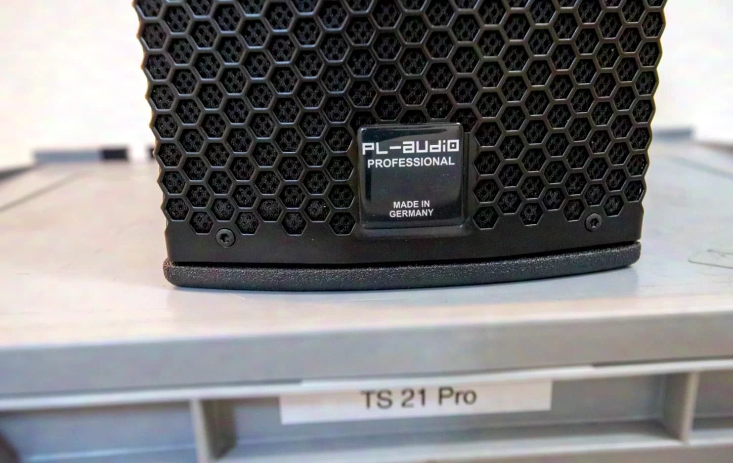 PL-Audio Komplett-Set 2xTS21Pro/2xTS22Pro mit Stativadaptern, Schwenkbügeln und -verlängerungen für 2 oder 4 Boxen