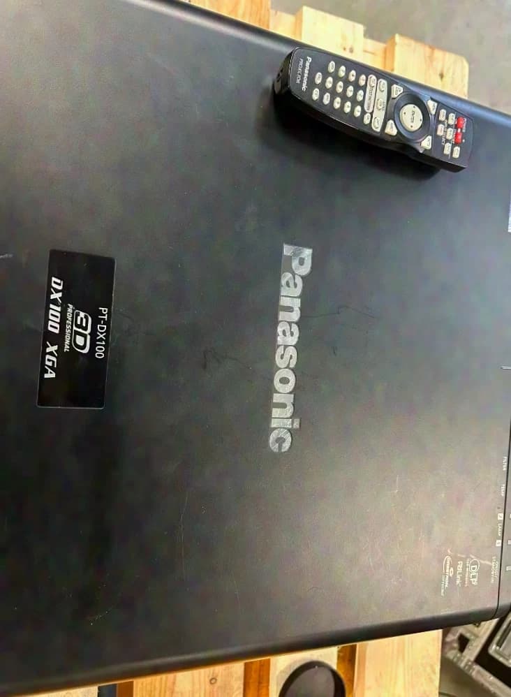 Panasonic DLP PT-DX100EK inkl. Optik