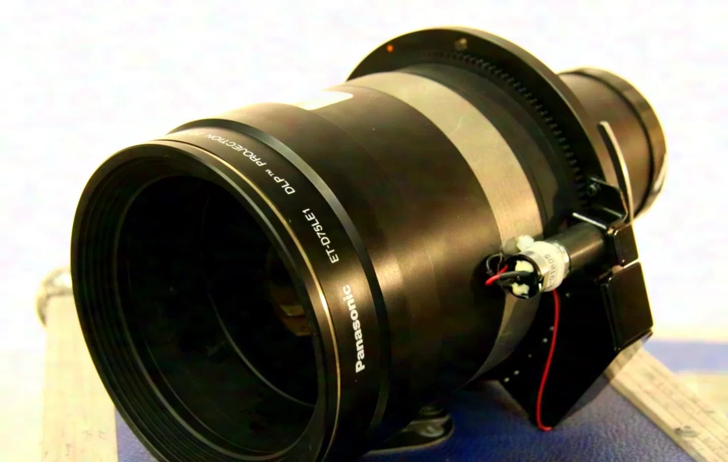 Panasonic ET-D75LE1 Projektor Optik