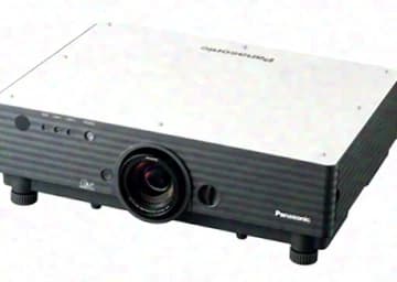 Panasonic PT-D5500E DLP Projektor, 5000 ANSI