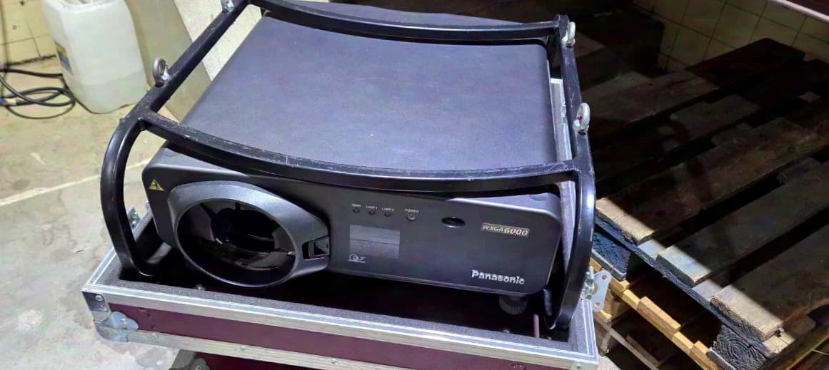 Panasonic PT-DW7000E-K