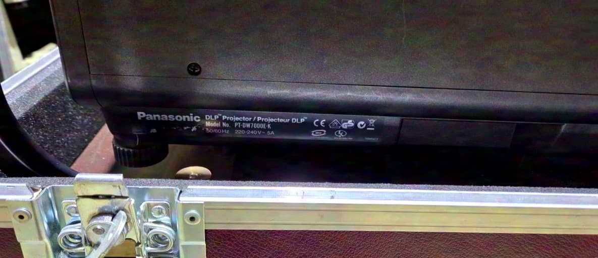 Panasonic PT-DW7000E-K