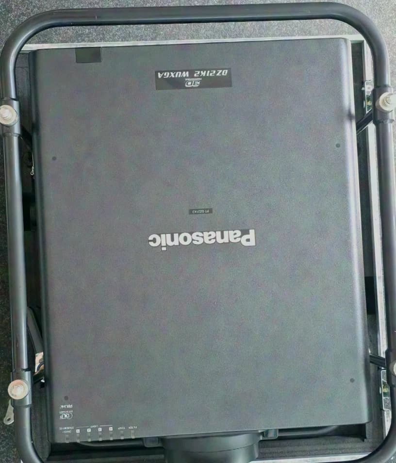 Panasonic PT-DZ21K2
