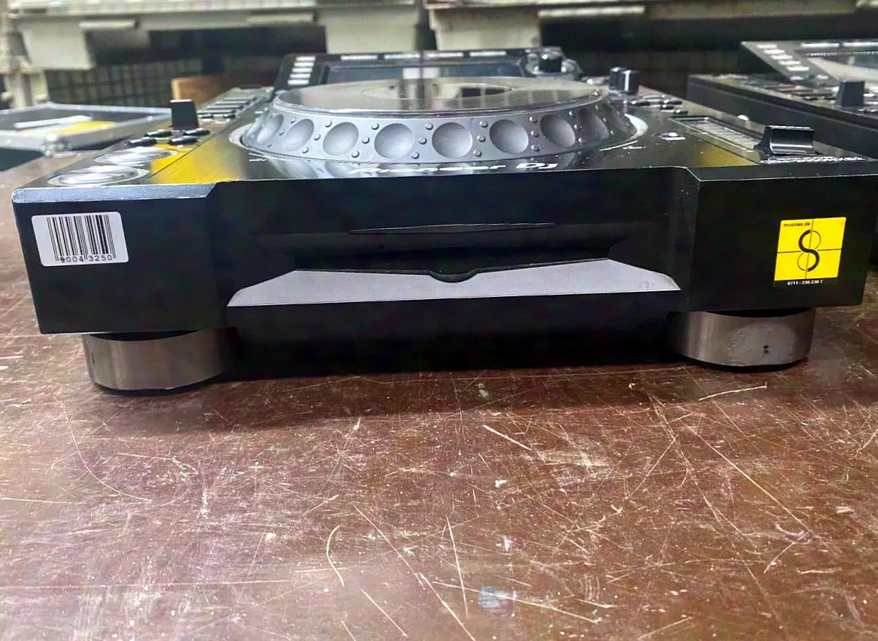 Pioneer CDJ-2000 Nexus 2 Mit Case