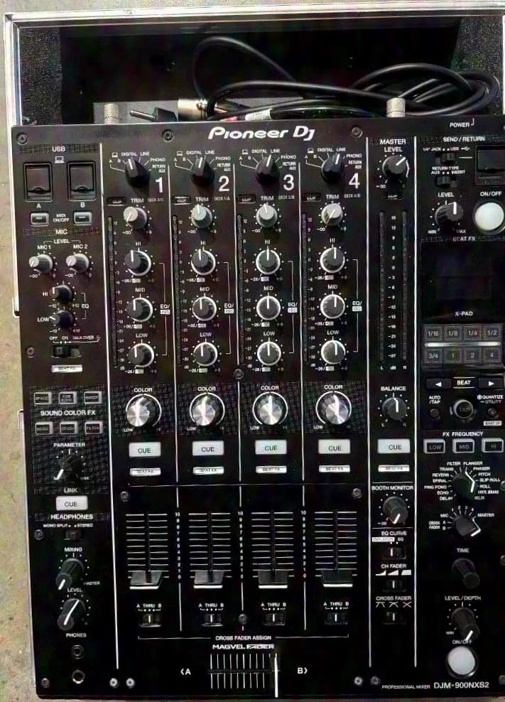 Pioneer DJM 900 NXS2 inkl. Case