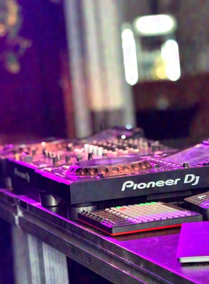 Pioneer DJ 2x CDJ3000 und DJM 900NXs 2