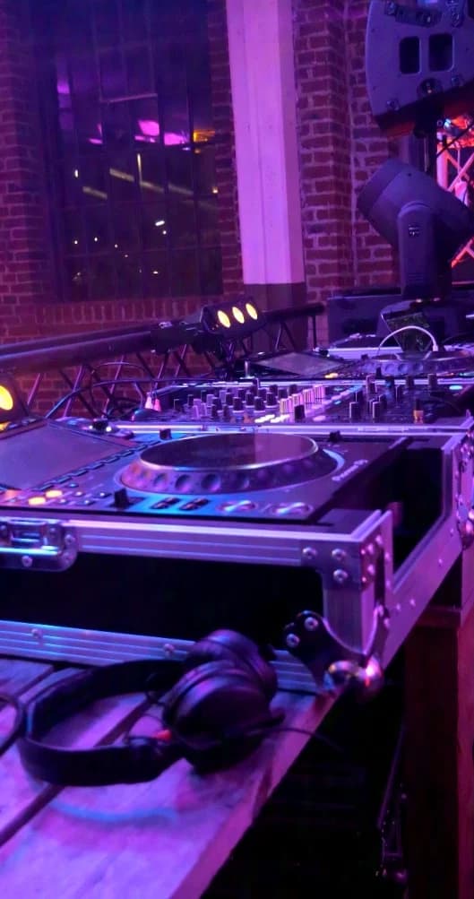 Pioneer DJ 2x CDJ3000 und DJM 900NXs 2