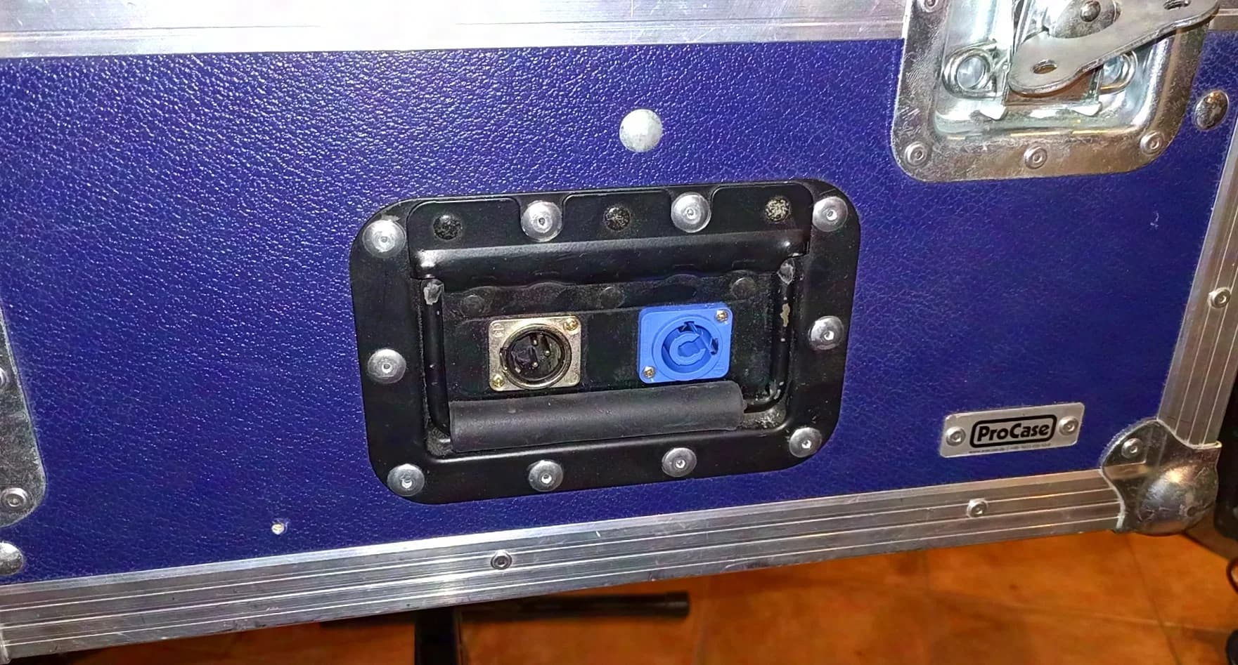 ProCase Custom made 2 x 19" Case L-Case 2 x 19"
