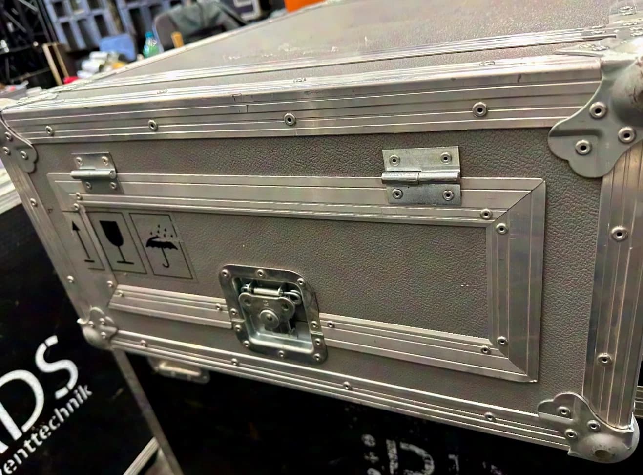 Procase Universalrack mit Rückklappe