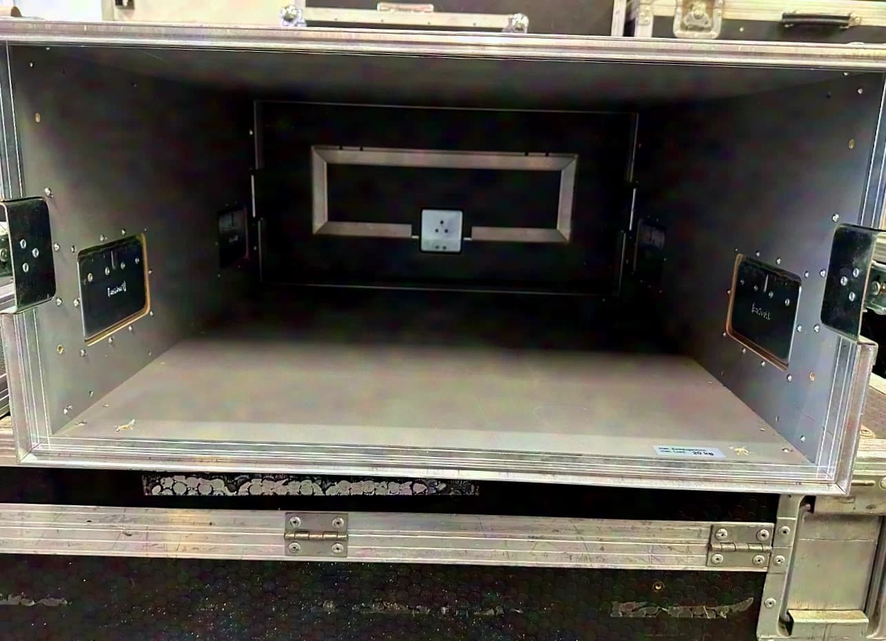 Procase Universalrack mit Rückklappe