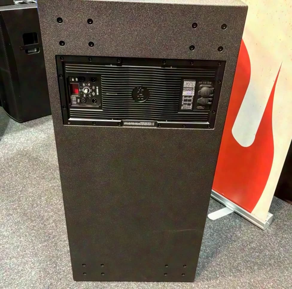 RCF SUB 8008-AS 2x18" Aktiv PA Subwoofer B-Ware