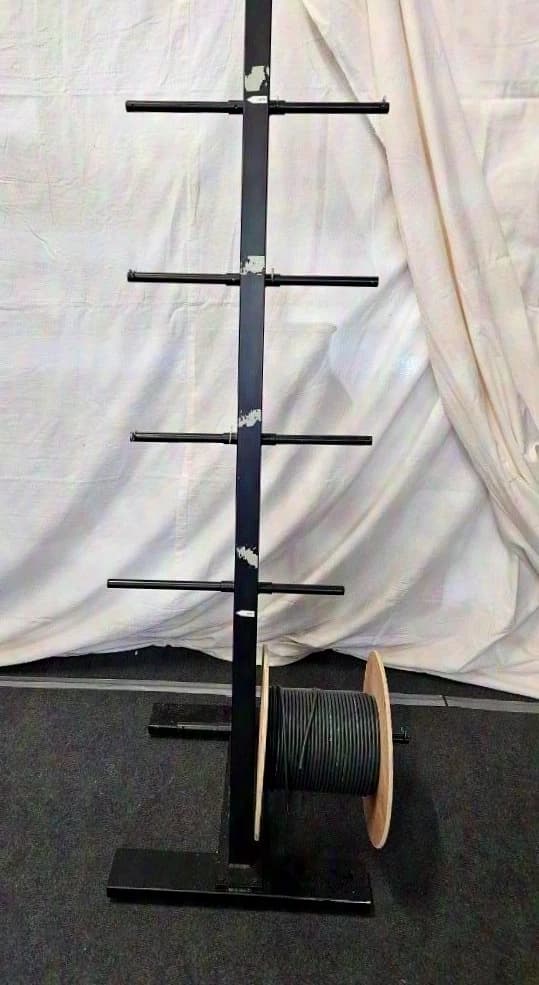 Regal / Display / Abroller für Kabeltrommeln