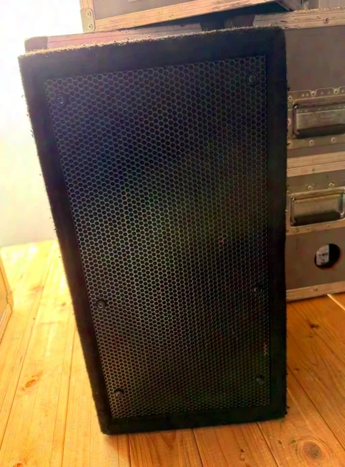 Renkus-Heinz CM-81V 8-Zoll Top-/Fullrange-Lautsprecher 30 Stück (15 Sets à 2 Stück in einem Flightcase)