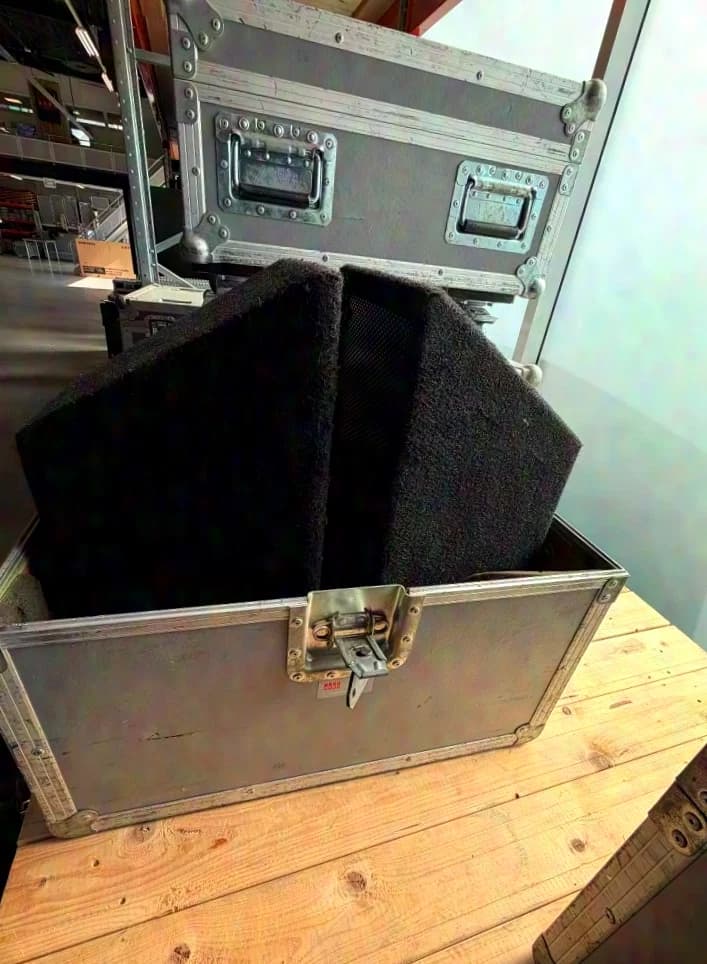 Renkus-Heinz CM-81V 8-Zoll Top-/Fullrange-Lautsprecher 30 Stück (15 Sets à 2 Stück in einem Flightcase)