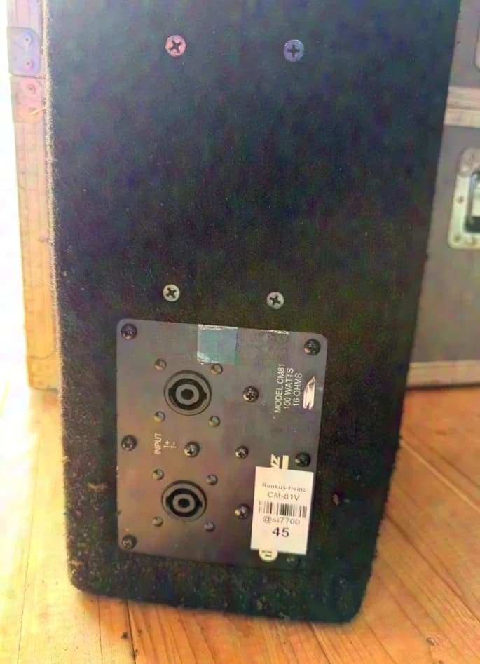 Renkus-Heinz CM-81V 8-Zoll Top-/Fullrange-Lautsprecher 30 Stück (15 Sets à 2 Stück in einem Flightcase)