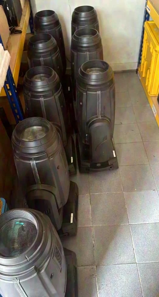 Robe 300e, Martin SMART MAC profile Moving Head