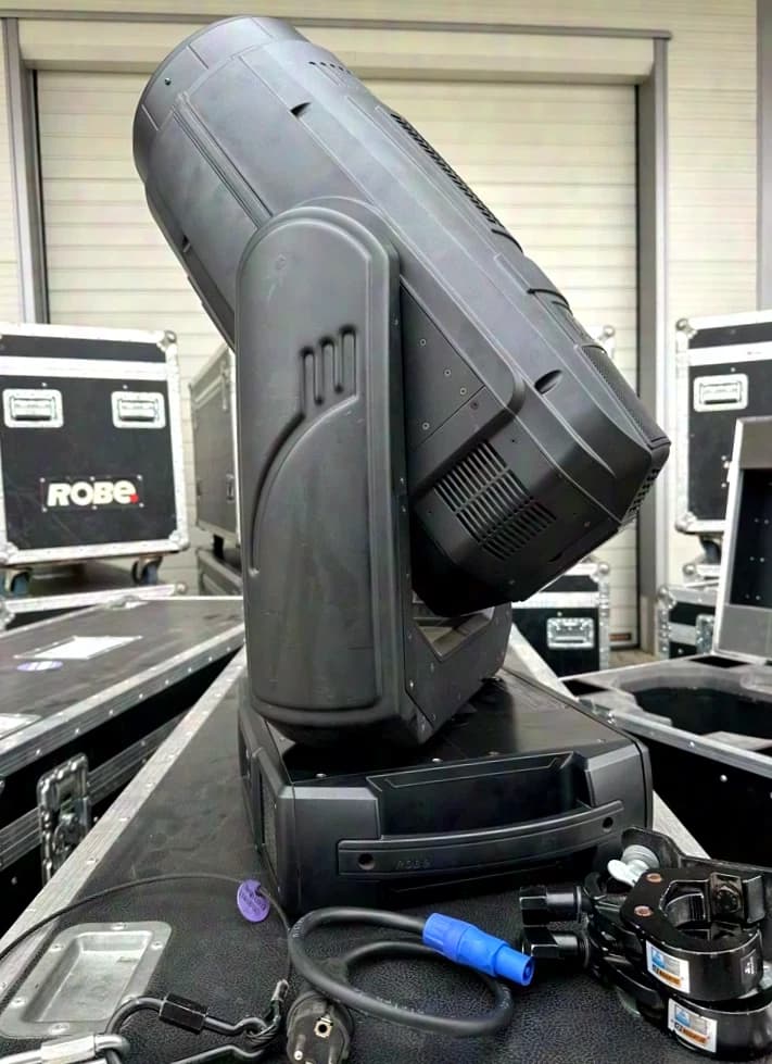 Robe Robin BMFL Spot 5°-55° (Einzeln oder 2er-Set) inkl. Flight case