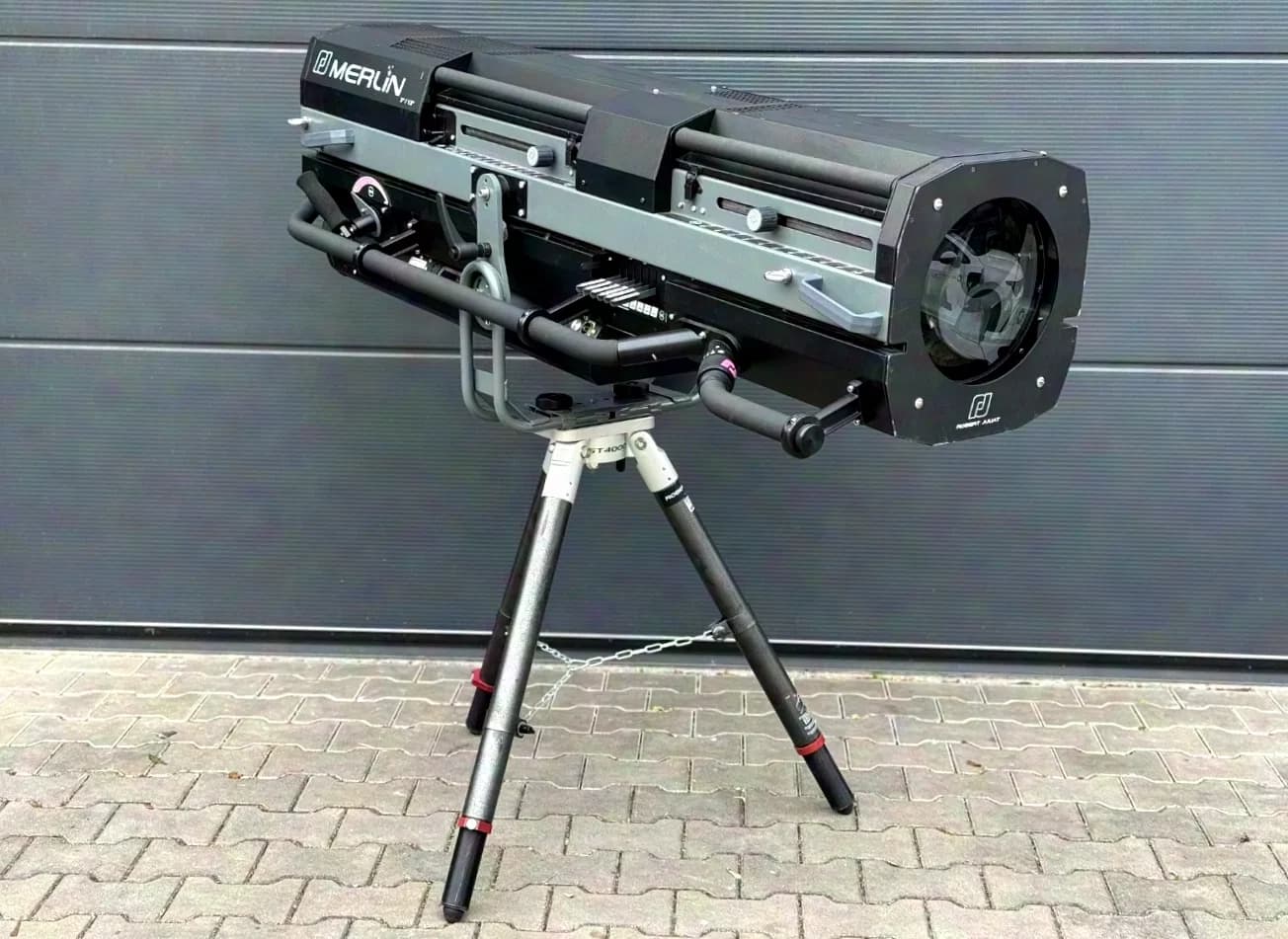 Robert Juliat Merlin 2500 HMI Verfolger inkl. Amptown Case