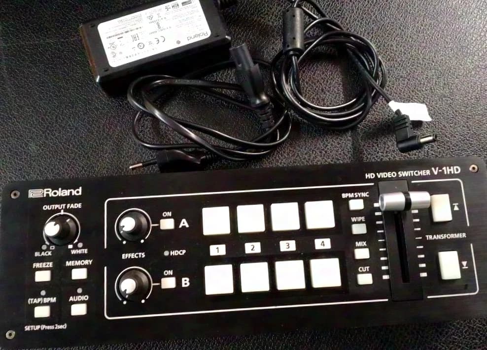 Roland V-1HD
