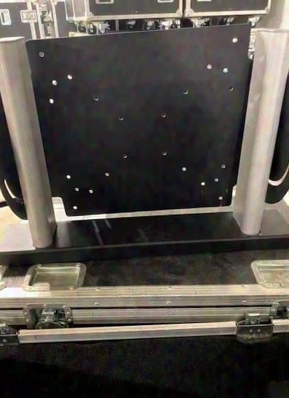 Rollbares Bodenstativ für Displays im Case