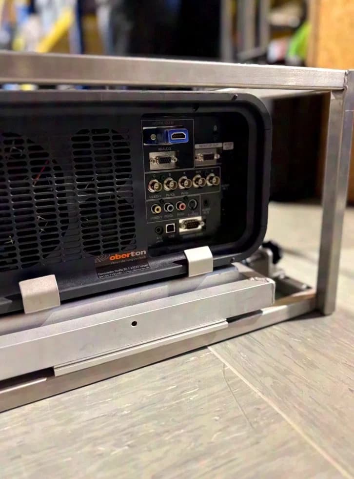 SANYO PLC-XP 200L schwarz