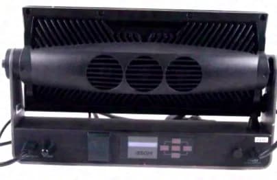 SGM P-5 Washlight (44x10W RGBW / 43°) für den Außenbereich