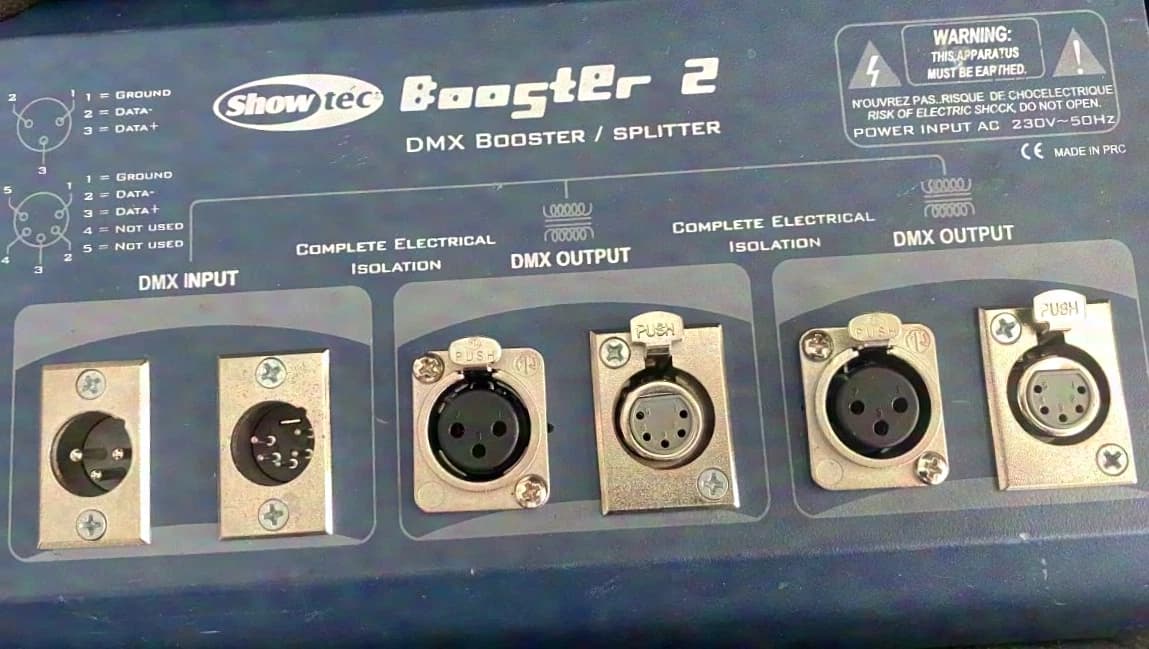 SHOWTEC Showtec Booster 2 DMX Splitter und Booster, 3pol -und 5pol., guter Zustand