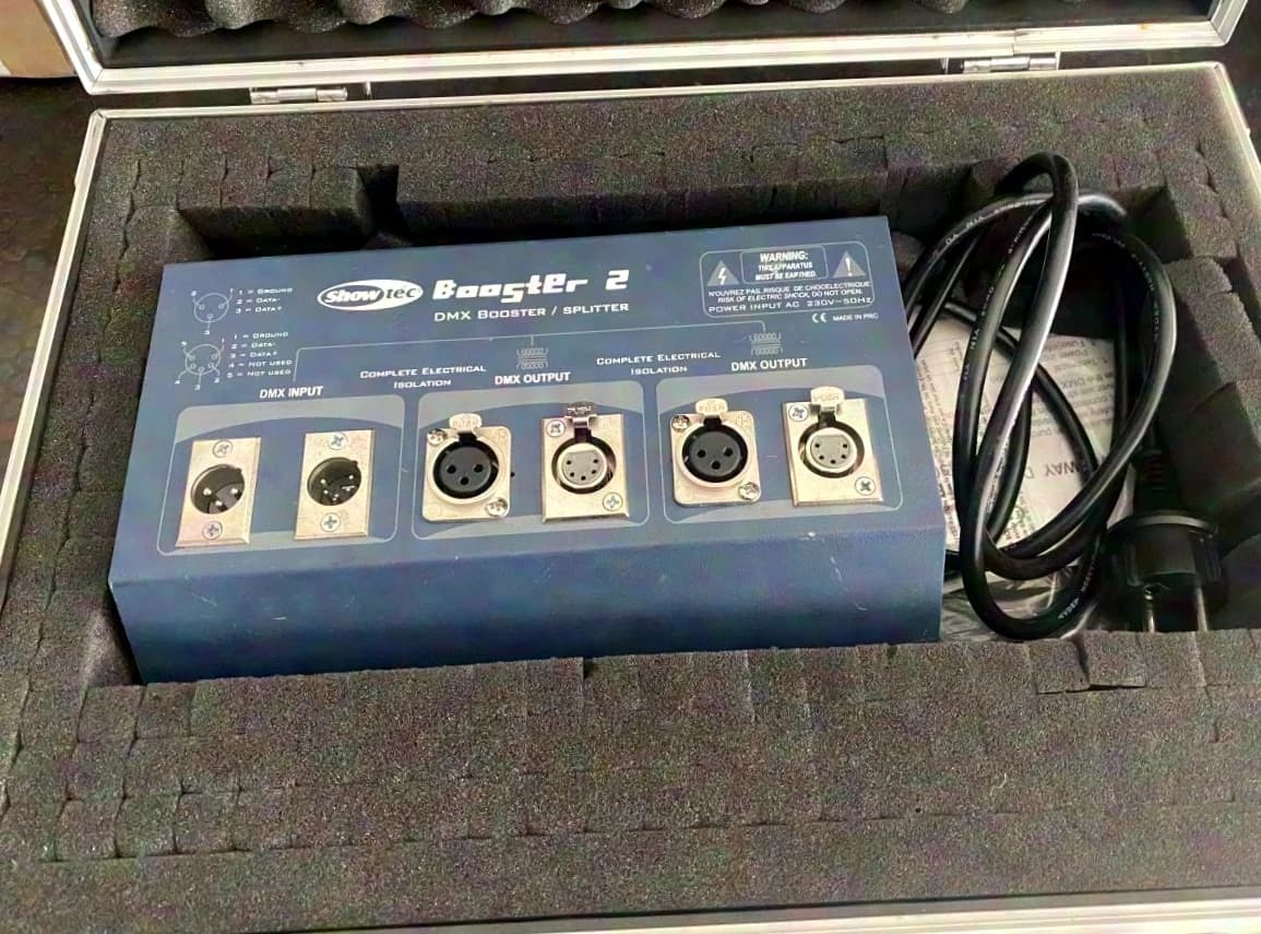 SHOWTEC Showtec Booster 2 DMX Splitter und Booster, 3pol -und 5pol., guter Zustand