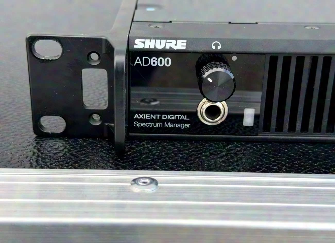 SHURE AD600 Axient Digital Spektrum Manager