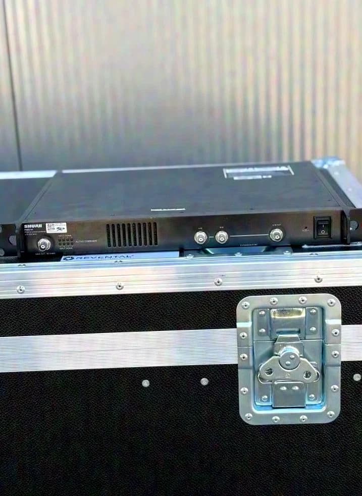 SHURE PA821A Antenna Combiner