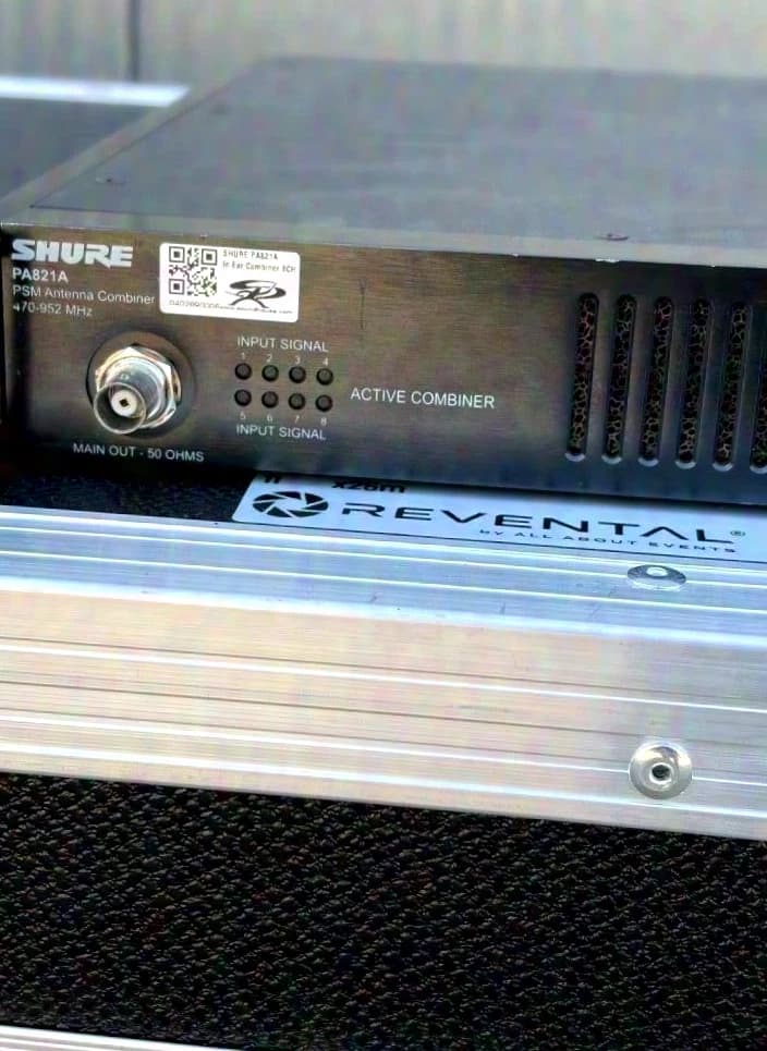 SHURE PA821A Antenna Combiner