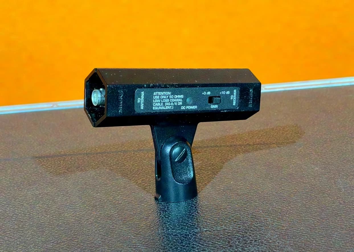 SHURE UA830WB Antennenverstärker 470 - 900MHz