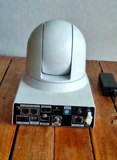 SONY SRG X400 IP 4K HDMI STREAMING Pan Tilt Zoom 3G-SDI IP Kamera + RM IP10 PULT