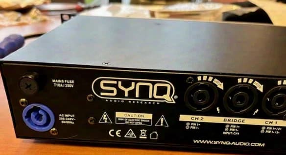 SYNQ Audio SE-1100 2x 550W Amplifier