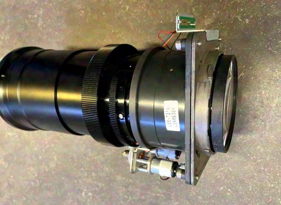 Sanyo LNS-T31A Objektiv 2,5-4,2:1 Projektor Lens Optik (für Sanyo/Eiki/Christie)