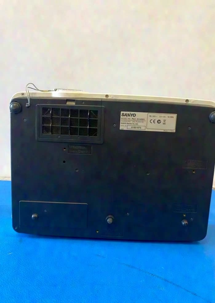 Sanyo PLC-XU4001