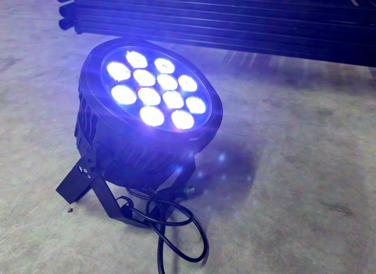 Showtec Helix 1800 Q4