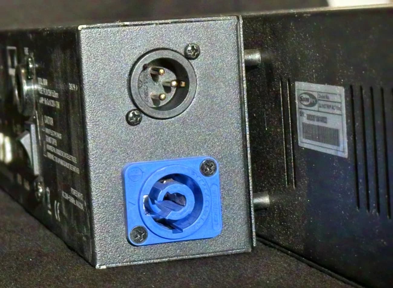Showtec Sunstrip aktiv inkl. Case