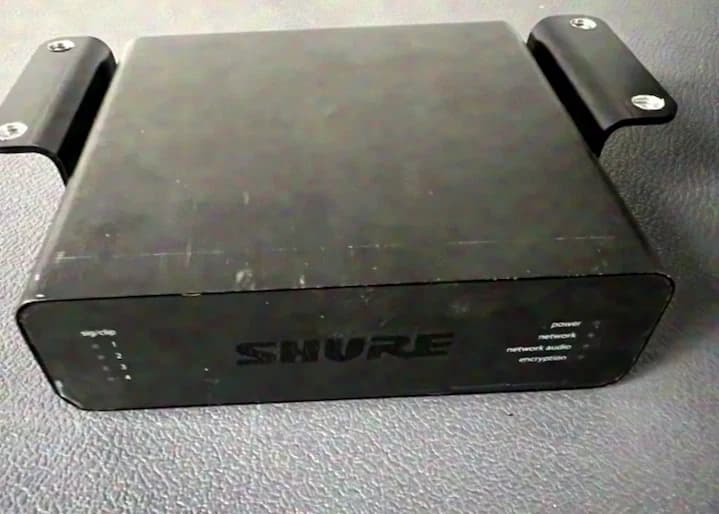Shure ANI4OUT - Block - PoE - DANTE Interface
