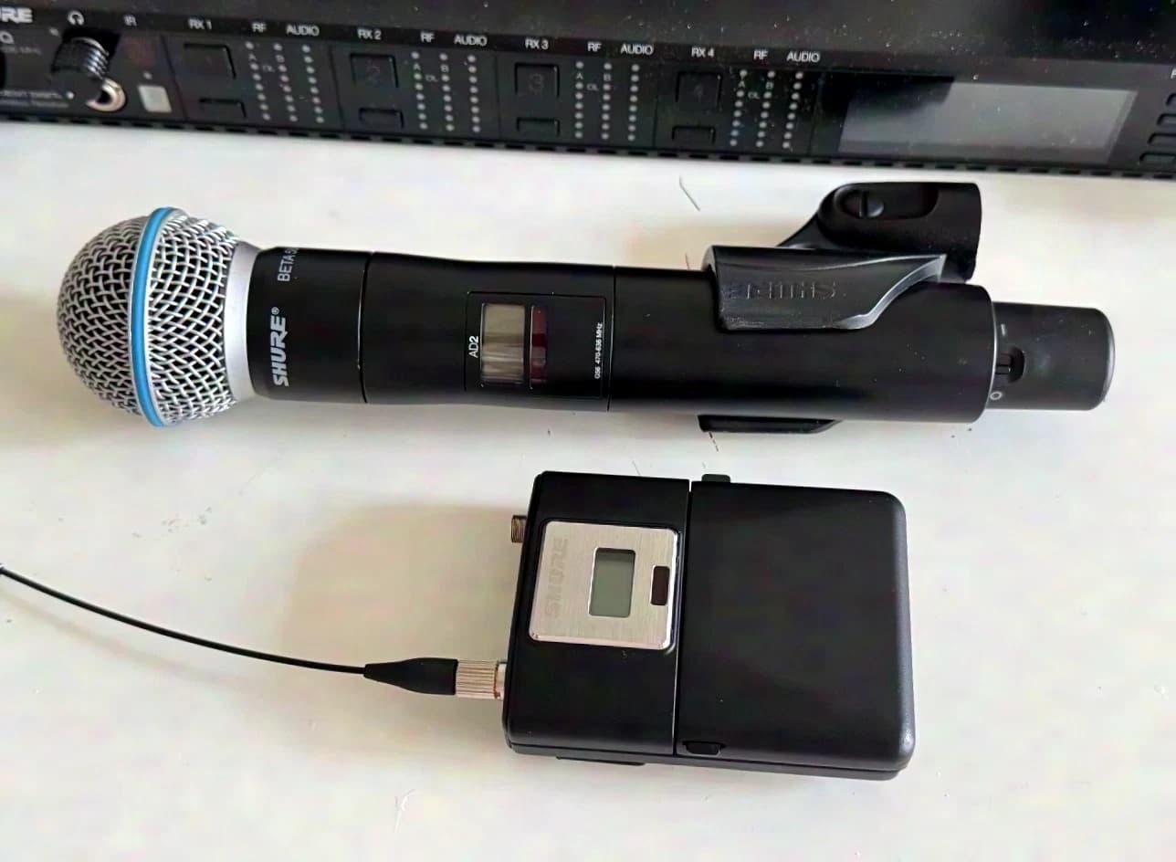 Shure Axient Digital AD4Q 2x Shure AD2 K55 Beta 58a 2x Shure AD1 K55
