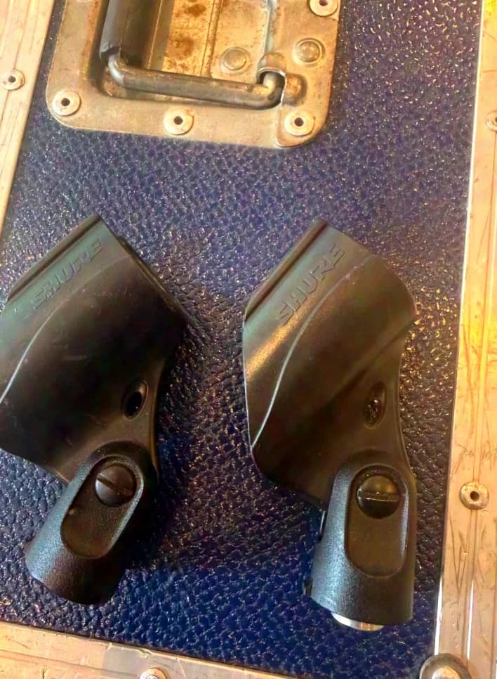 Shure ULXP4-R4 Empfänger Set inkl. 2 Taschensender, 2 Handsender
