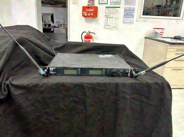 Shure UR4D 10 Kanäle/Channels M5E 694-758 MHz 9x UR1 Taschensender